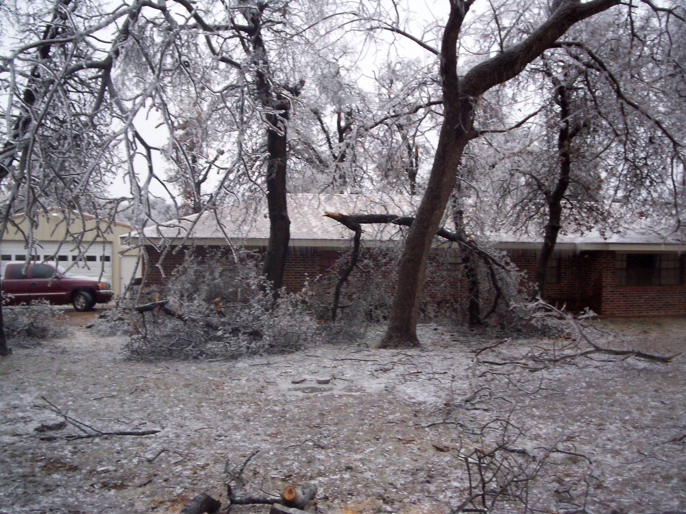 Ice Storm Pictures From Kenneth Lowe In Choctaw, OK photo 1